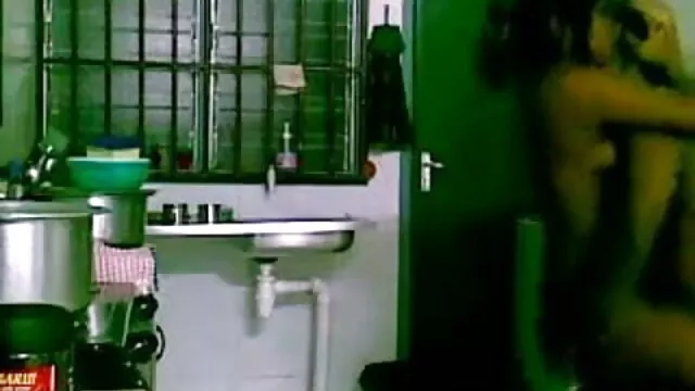 आबनूस बेब कमबख्त और सेक्सी हिंदी फुल पिक्चर चूसने के लिए नकद
