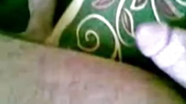 गर्म आंखों सेक्स पिक्चर फुल पर पट्टी, भरवां बैग में&!