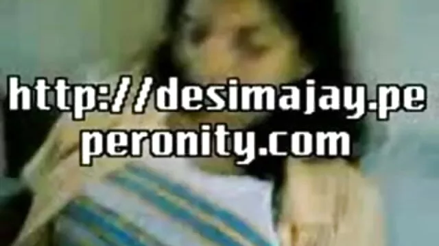 उसके हिंदी मूवी हिंदी सेक्सी clit रगड़