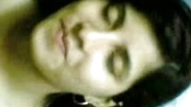 श्यामला हिंदी पिक्चर सेक्सी मूवी किशोरों चूसने और एक Dildo के साथ उसे बिल्ली