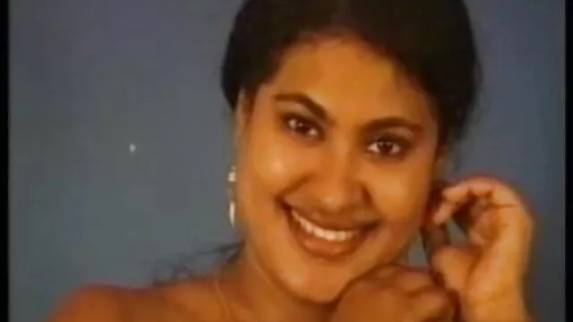 पश्चिम बाहर हिंदी मूवी सेक्सी लड़कियों-महिला समलैंगिकों बालों बिल्ली चाट लिया