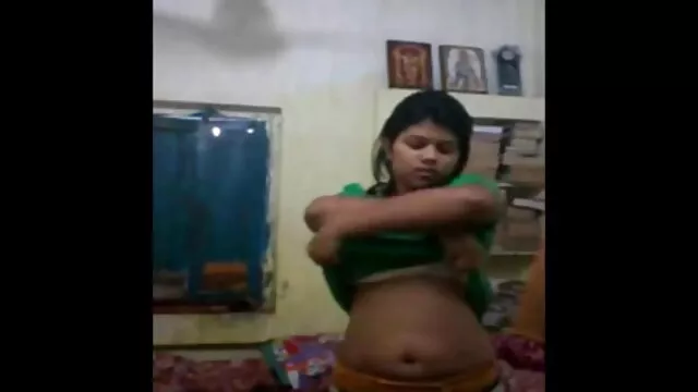 Busty लैटिना सेक्सी हिंदी मूवी वीडियो हो जाता है