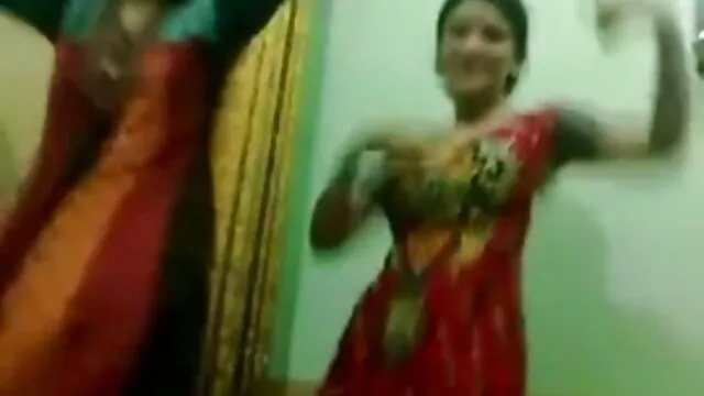 गारंटी हिंदी पिक्चर फिल्म सेक्सी मूवी कमबख्त