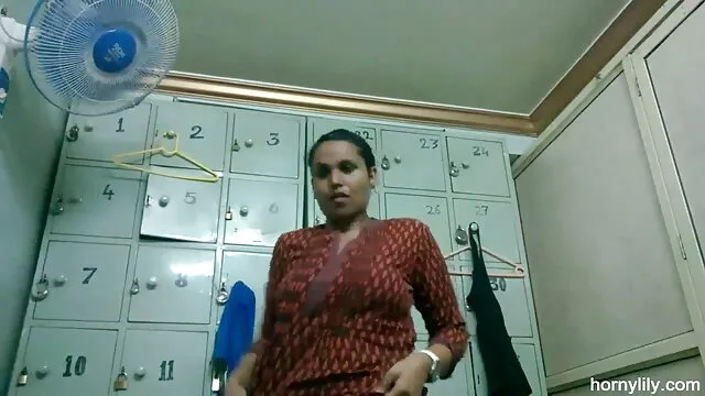 सुनहरे बालों वाली पत्नी बेकार है और एक सेक्सी हिंदी पिक्चर मूवी बड़ा मुर्गा द्वारा गड़बड़