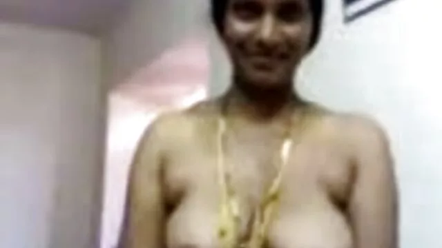 धूम्रपान खरपतवार के साथ हिंदी में सेक्सी पिक्चर मूवी उसे बिल्ली
