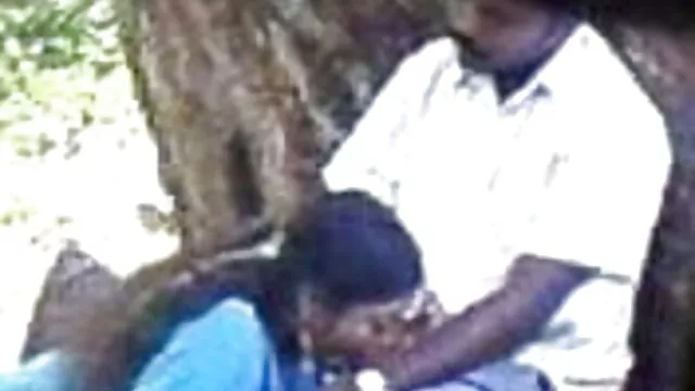 युवा वेश्या कमबख्त ट्रेन पर हिंदी सेक्सी वीडियो मूवी