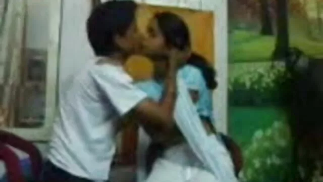 सुंदर इंग्लिश ब्लू सेक्सी मूवी त्रिगुट समलैंगिक के साथ किसी न किसी गुदा सेक्स